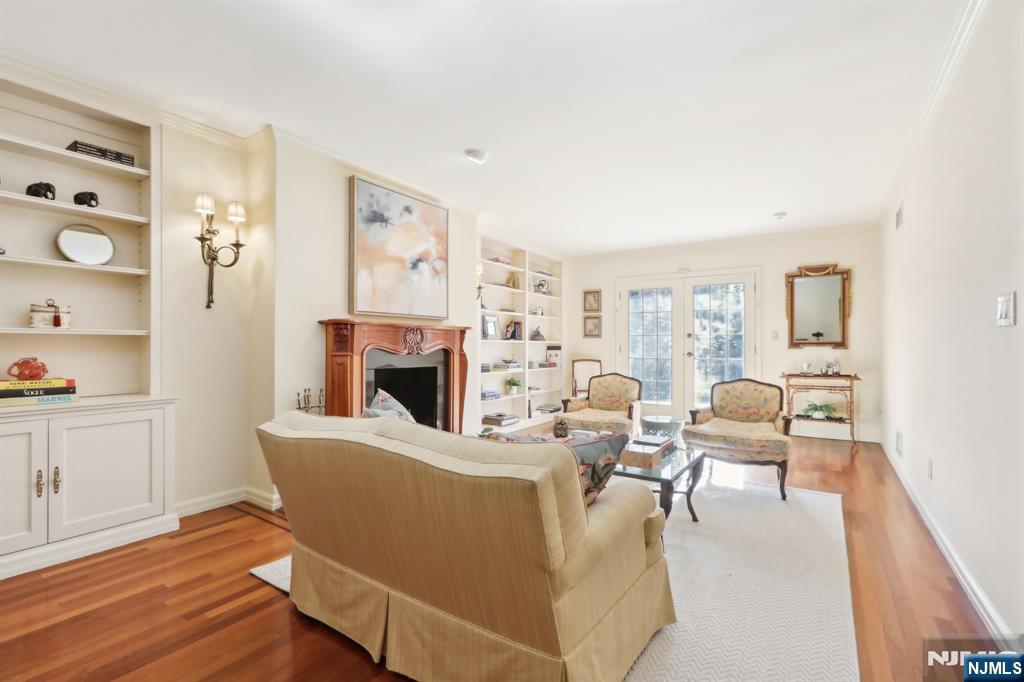 140 Bellair