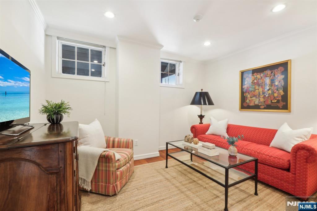 140 Bellair