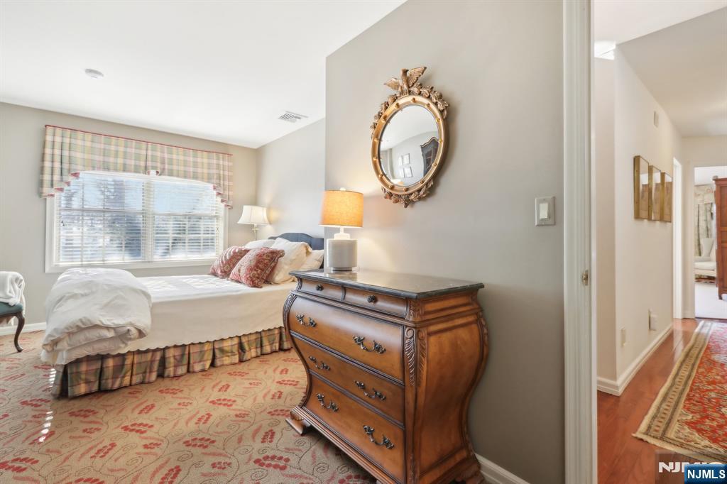 140 Bellair