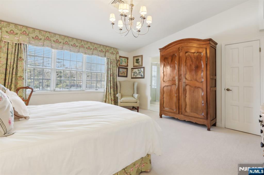 140 Bellair