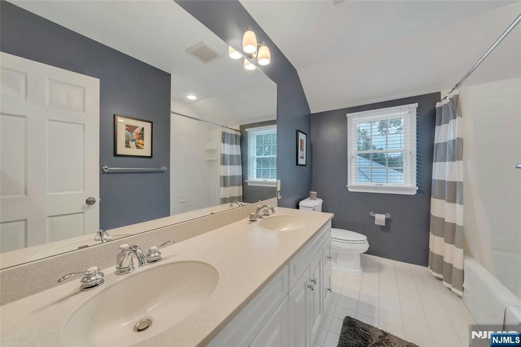 52 Kenmore Place