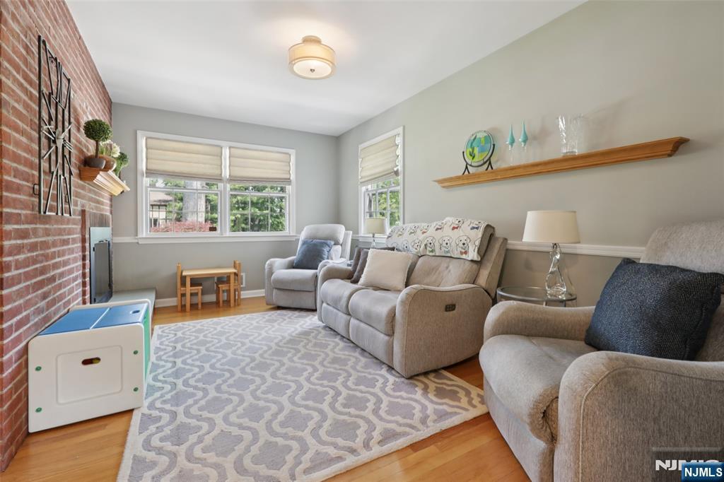 133 Foster Terrace