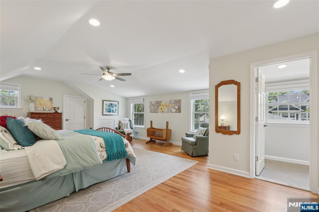 133 Foster Terrace