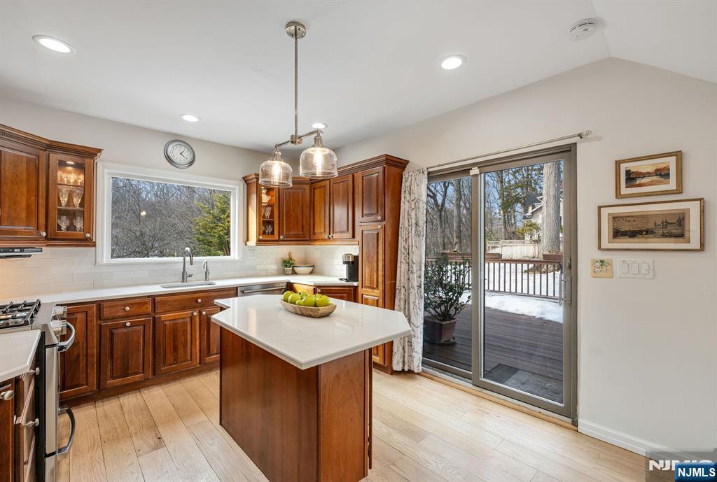22 Knollwood Drive