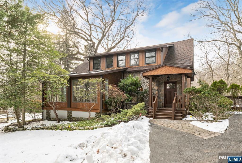 22 Knollwood Drive