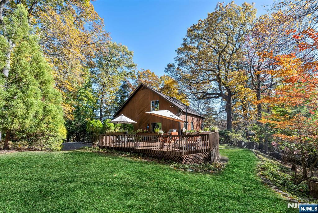 22 Knollwood Drive