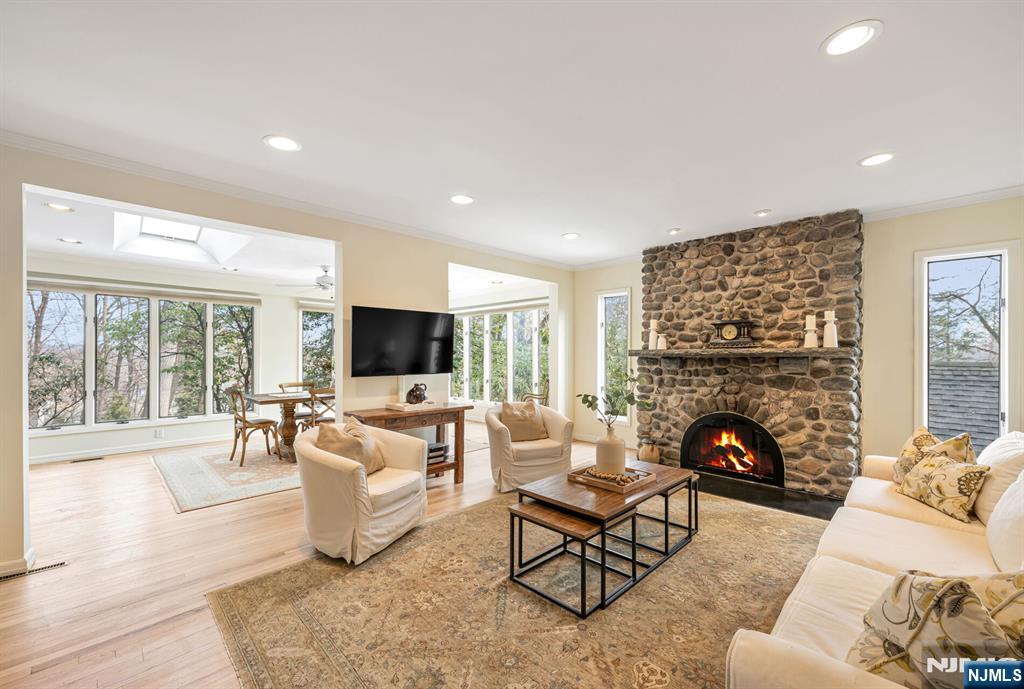 22 Knollwood Drive