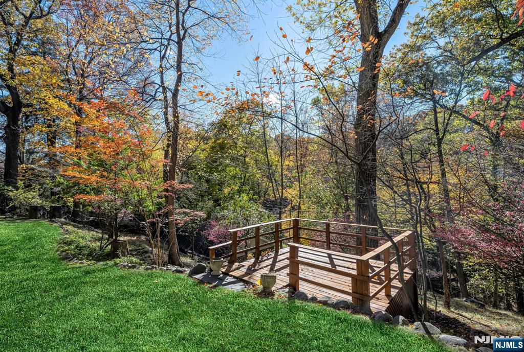22 Knollwood Drive