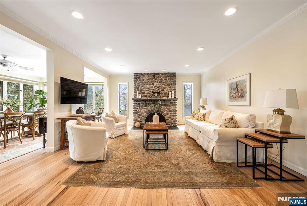 22 Knollwood Drive