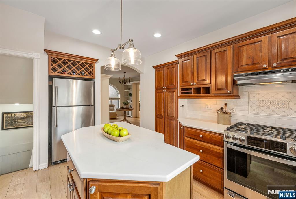 22 Knollwood Drive