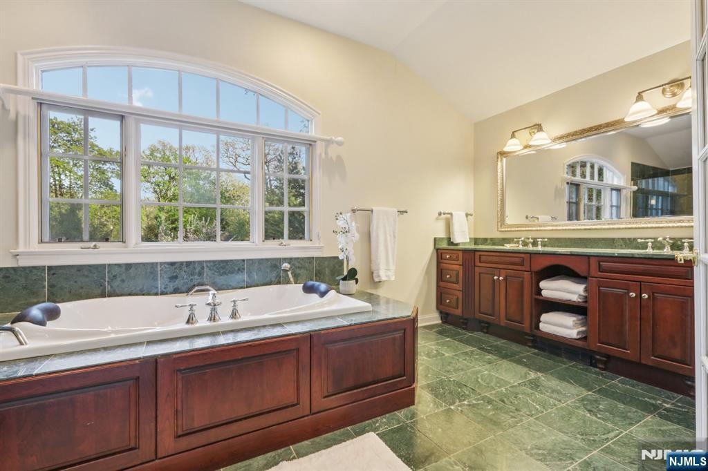 215 Beechwood Road