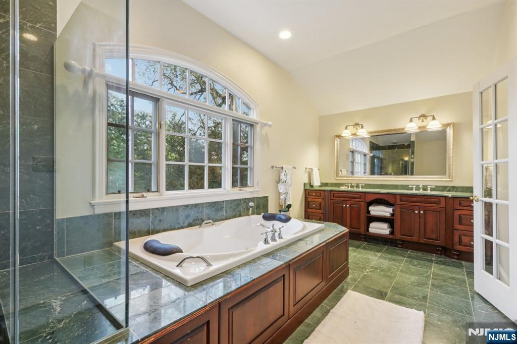 215 Beechwood Road