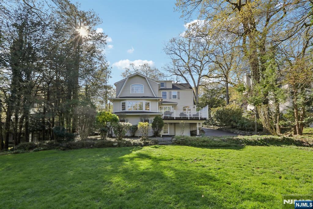 215 Beechwood Road