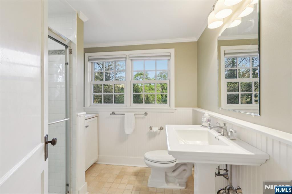 215 Beechwood Road