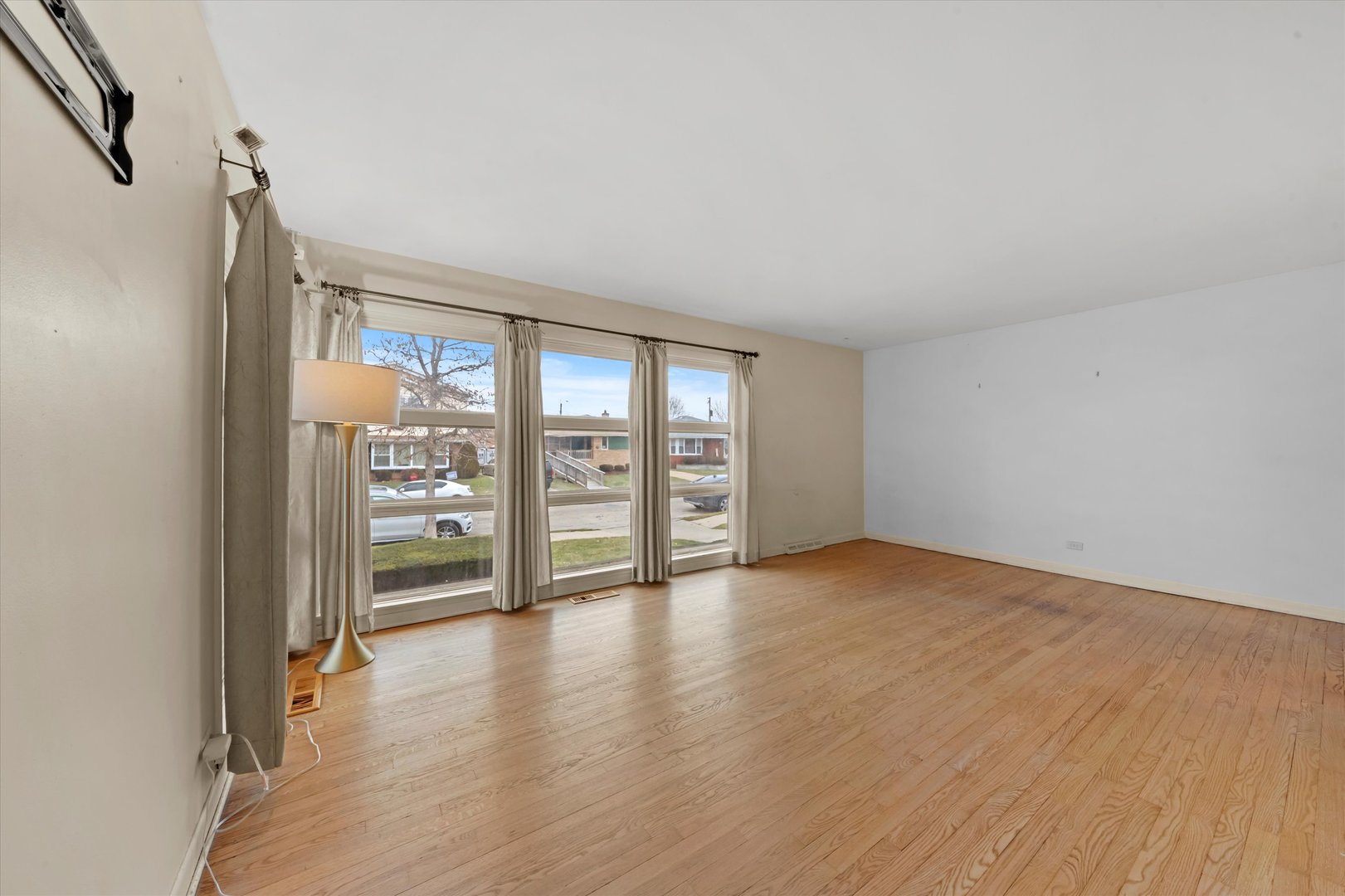 2753 W 84th Street