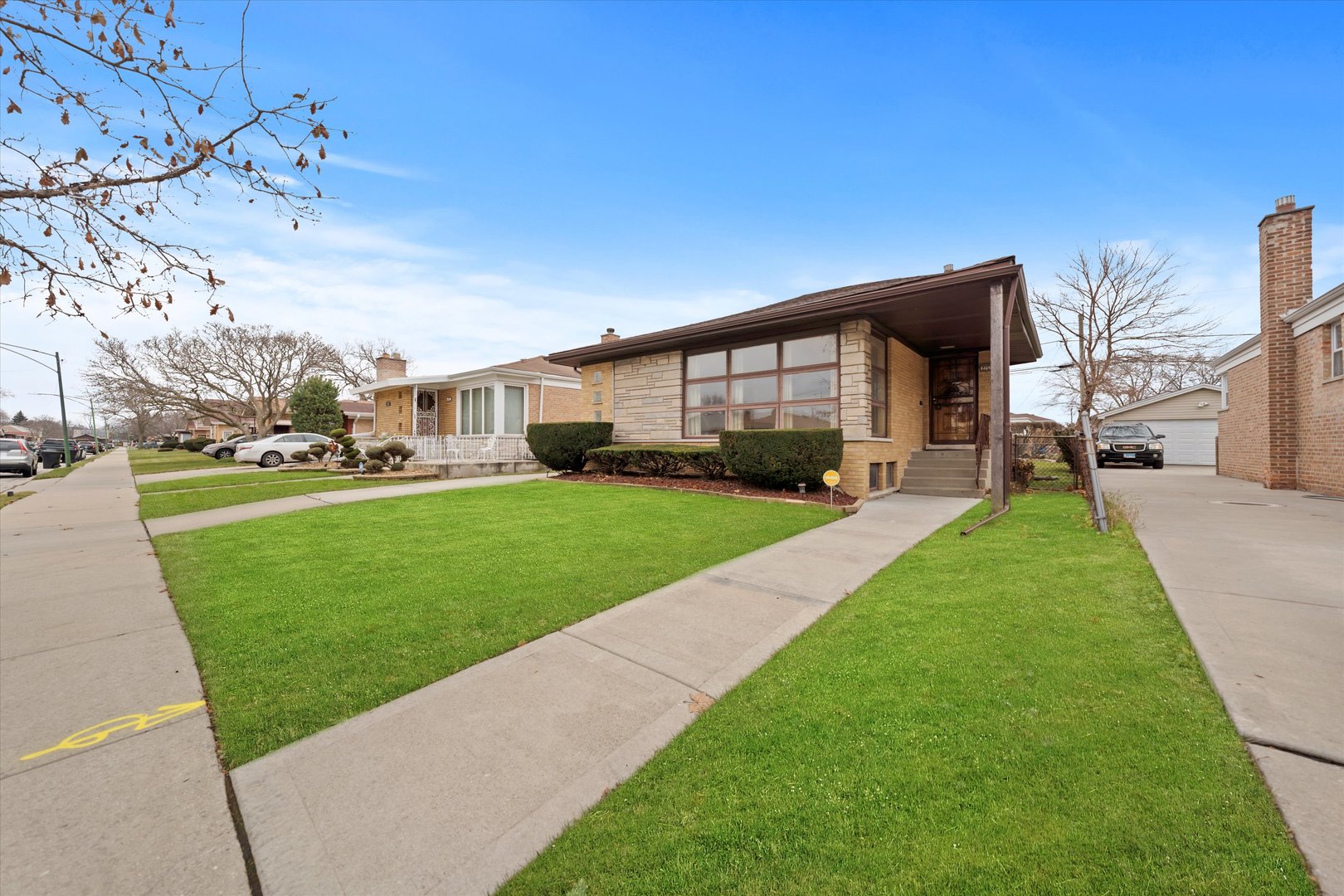 2753 W 84th Street