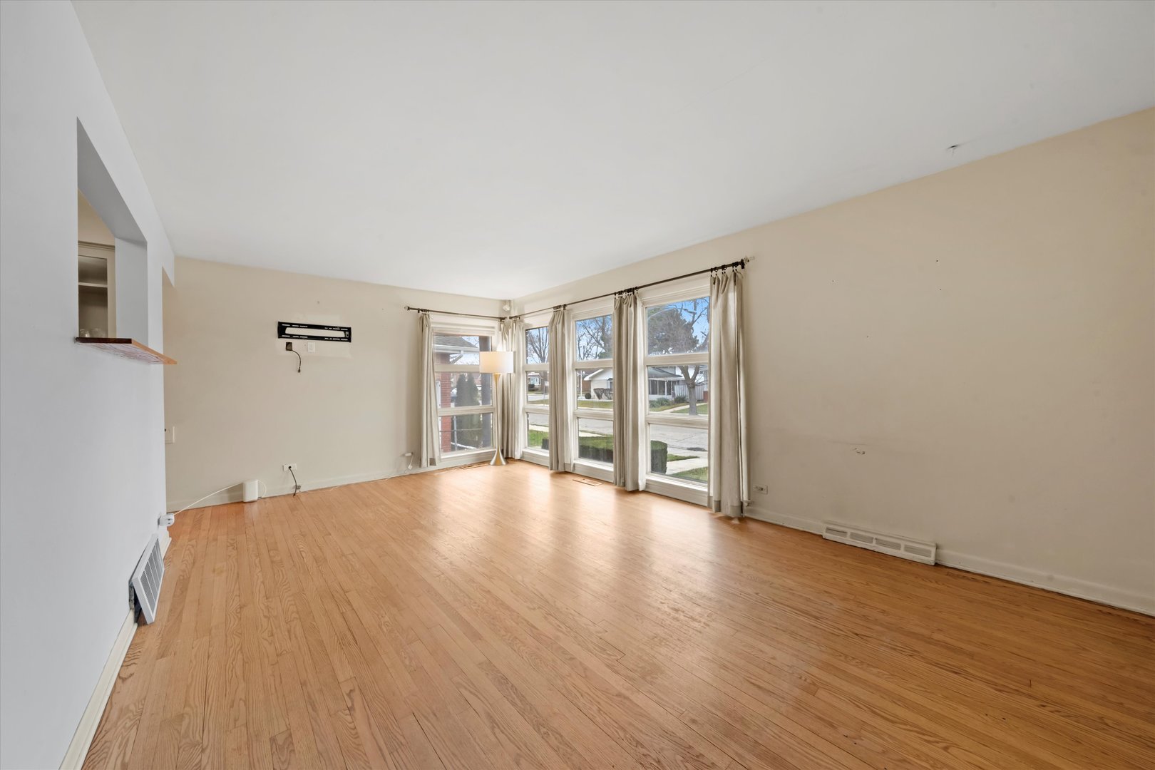 2753 W 84th Street