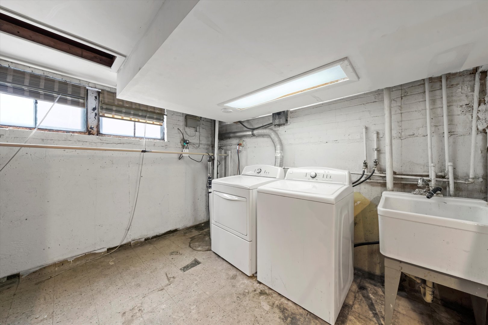 2753 W 84th Street
