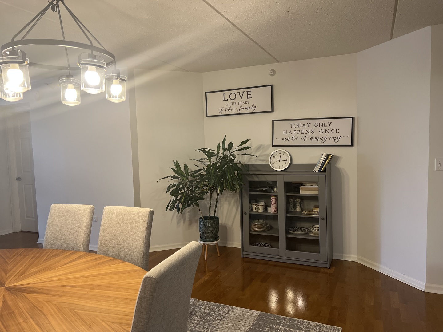 390 S Western Avenue Unit: 401