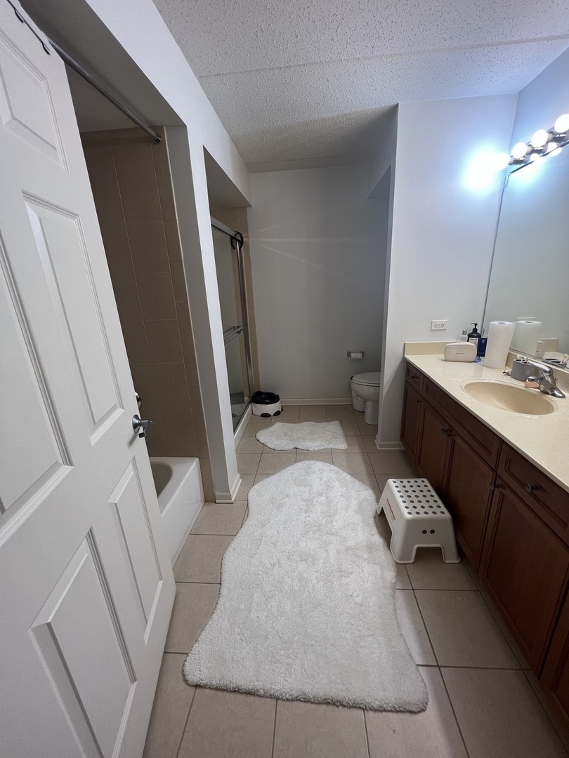 390 S Western Avenue Unit: 401