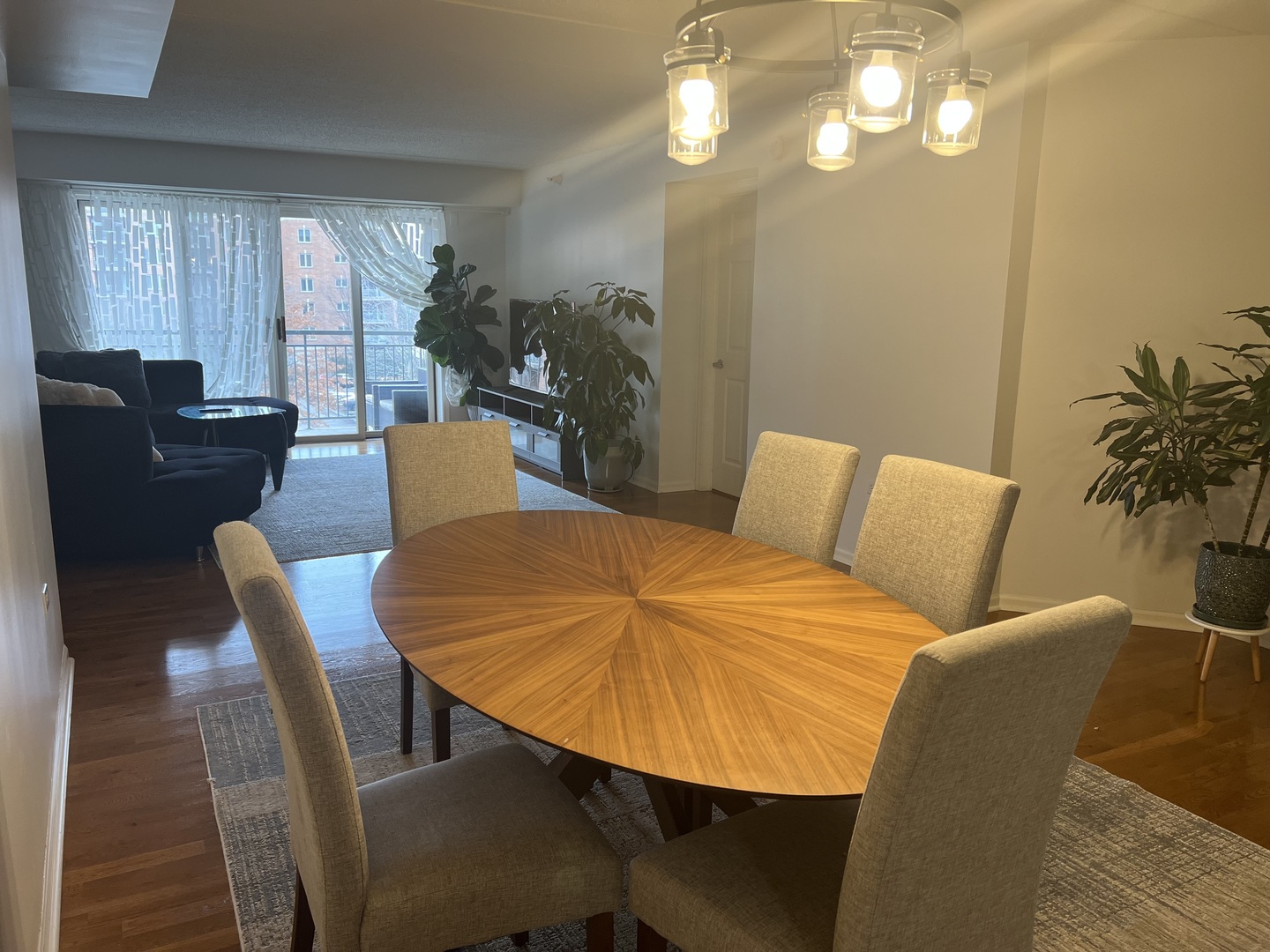 390 S Western Avenue Unit: 401