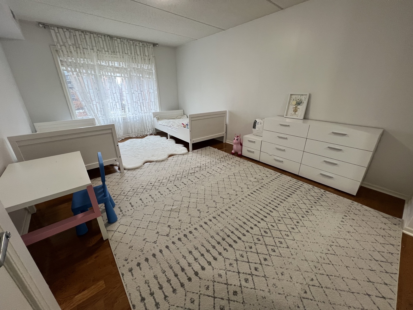390 S Western Avenue Unit: 401
