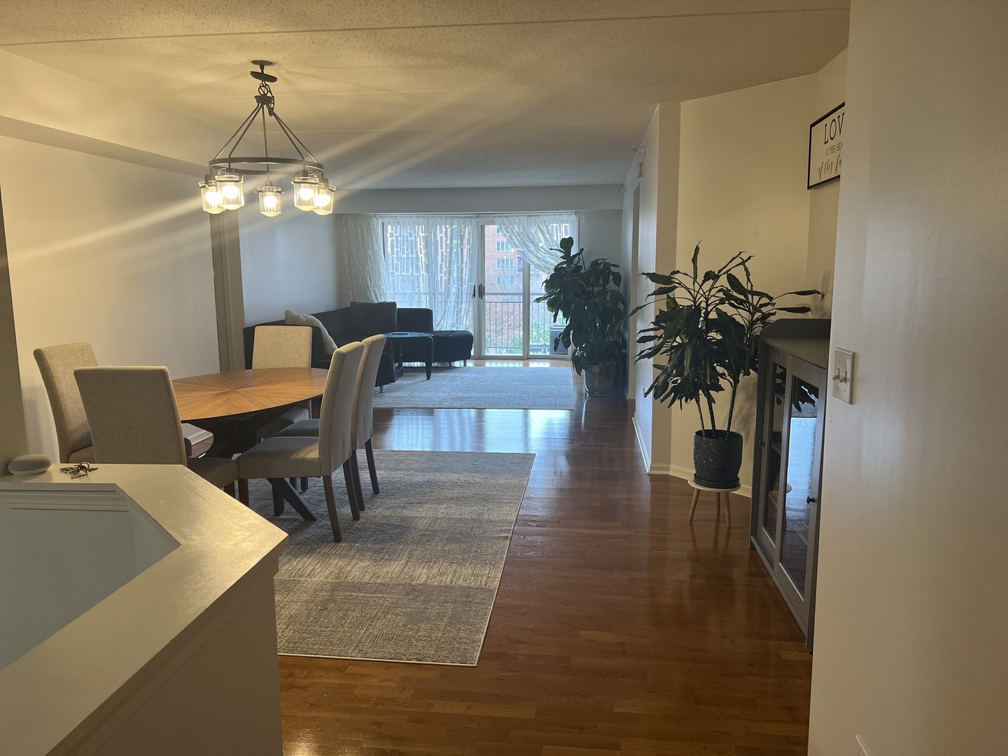 390 S Western Avenue Unit: 401