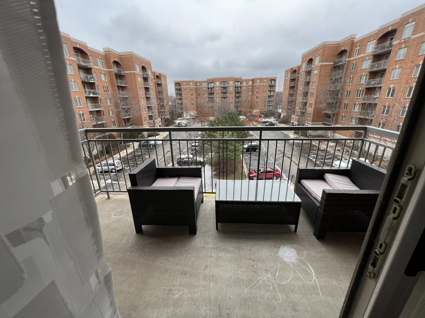 390 S Western Avenue Unit: 401