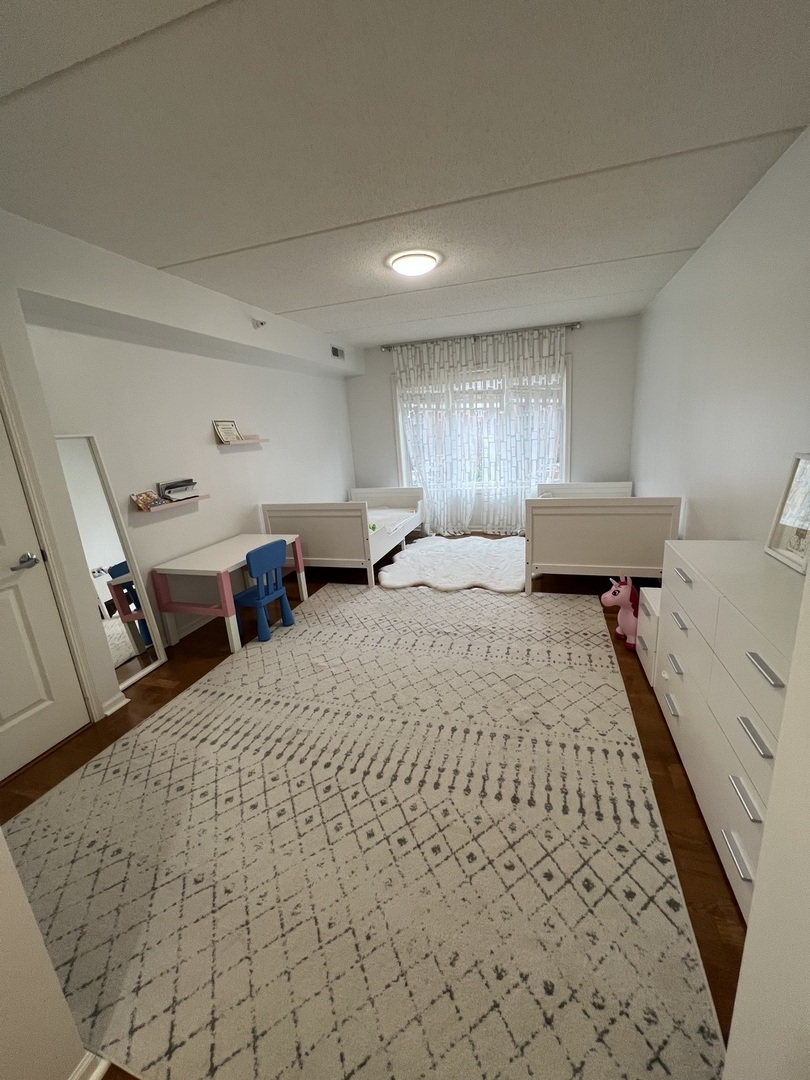 390 S Western Avenue Unit: 401