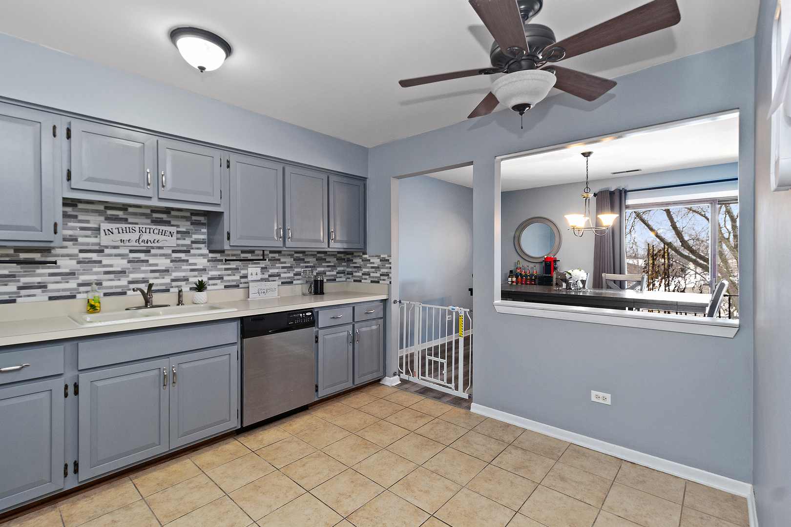 7436 W 153rd Street Unit: 3