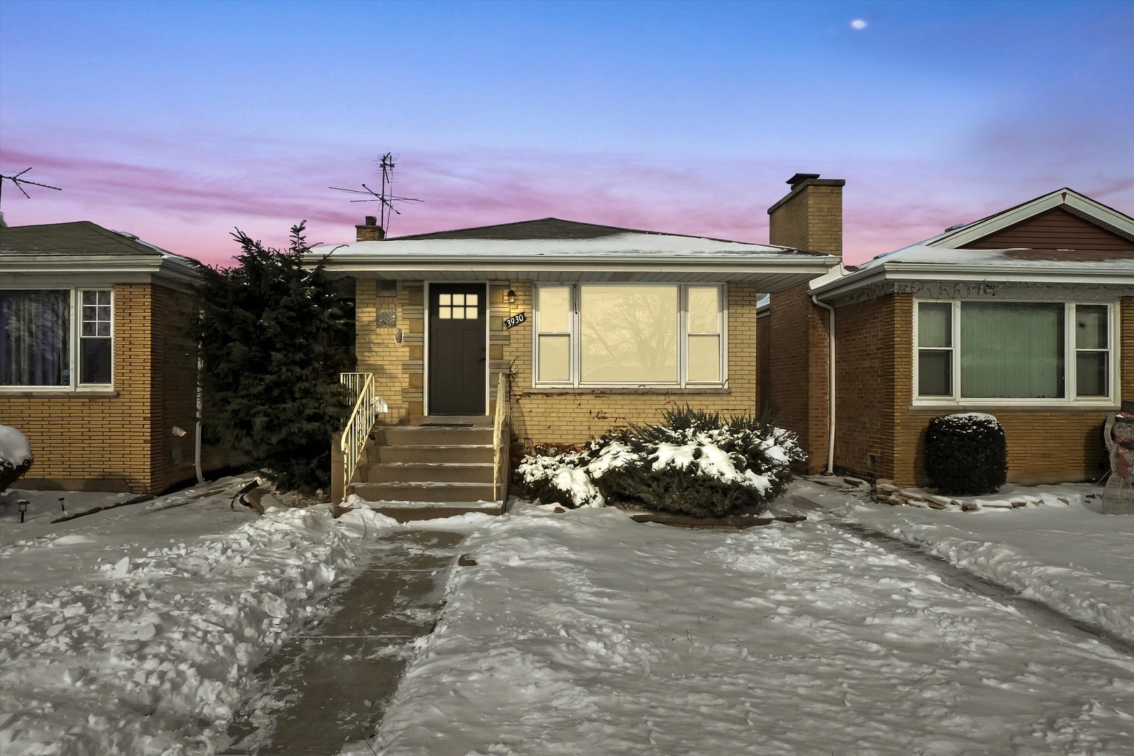 3930 W 84th Place
