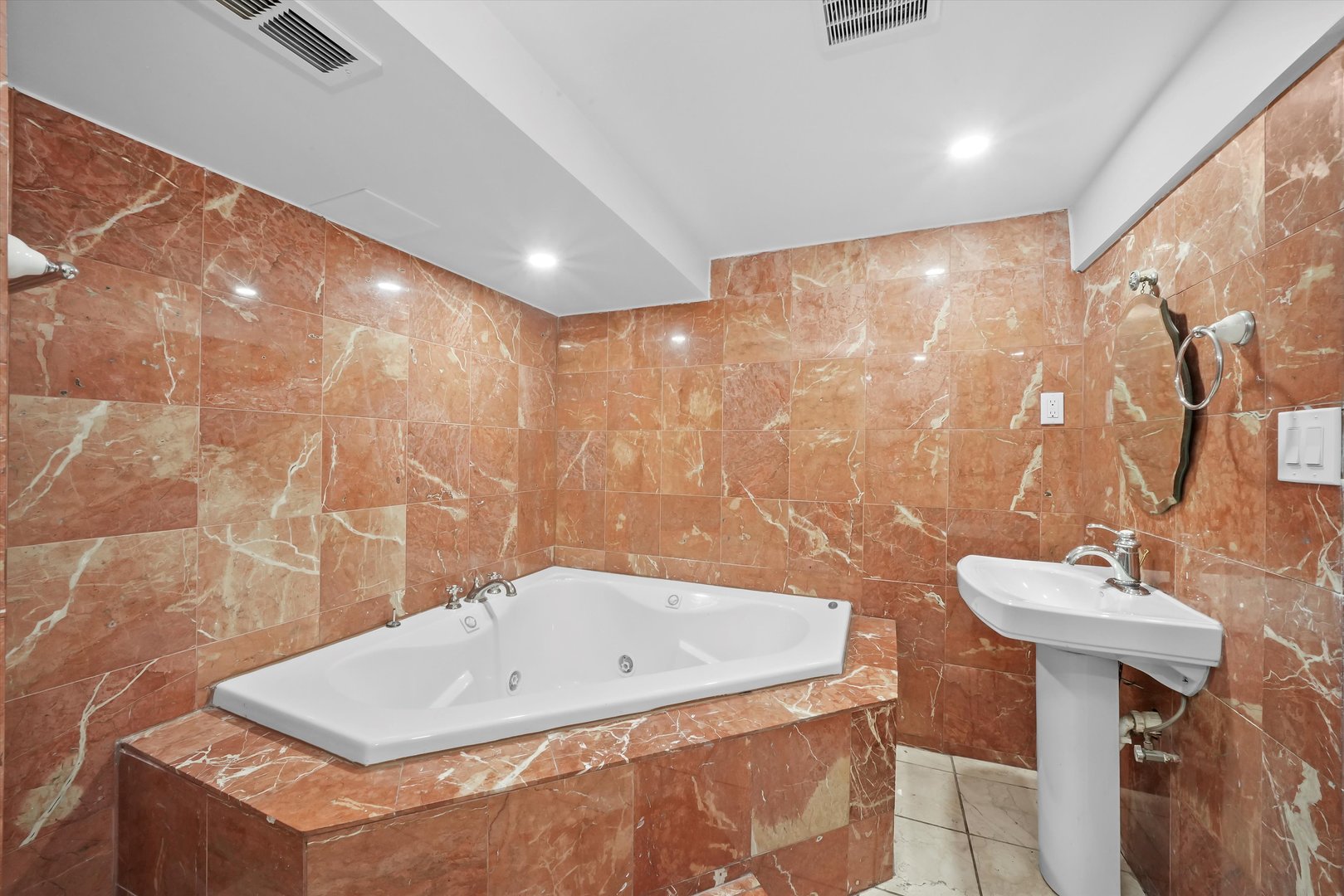 3930 W 84th Place