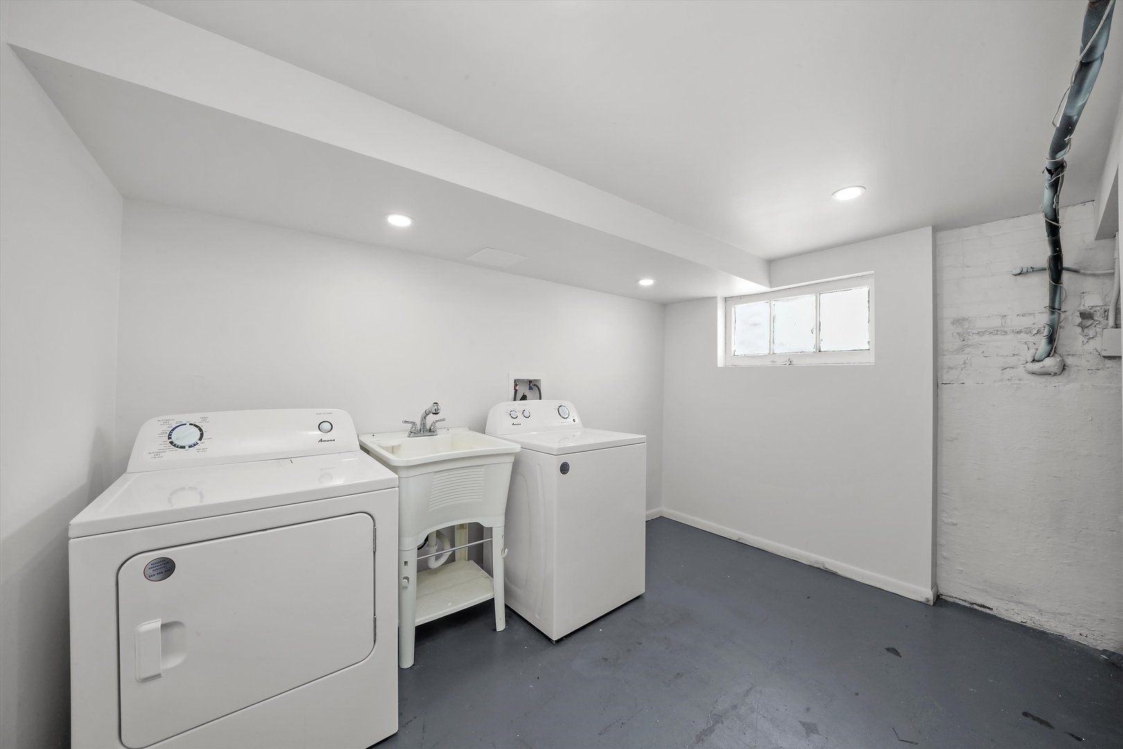 3930 W 84th Place