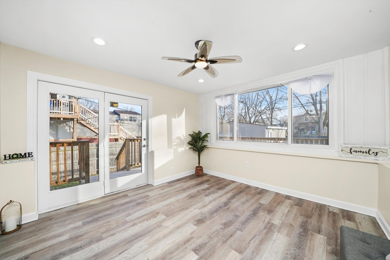 521 W 103rd Place