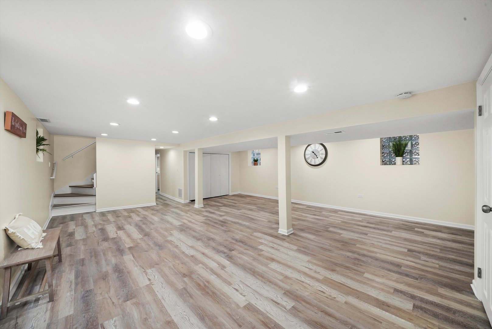 521 W 103rd Place