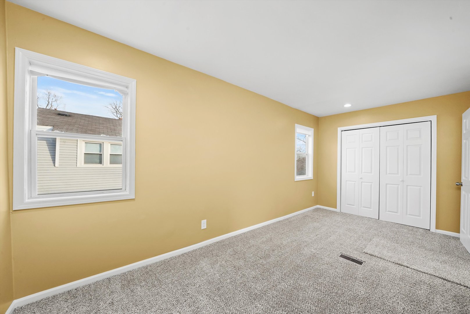 521 W 103rd Place