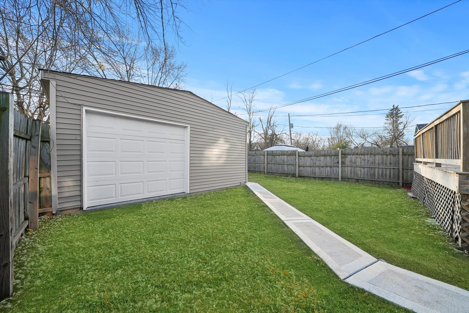 521 W 103rd Place