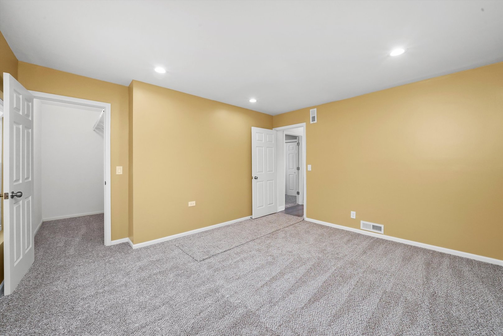 521 W 103rd Place