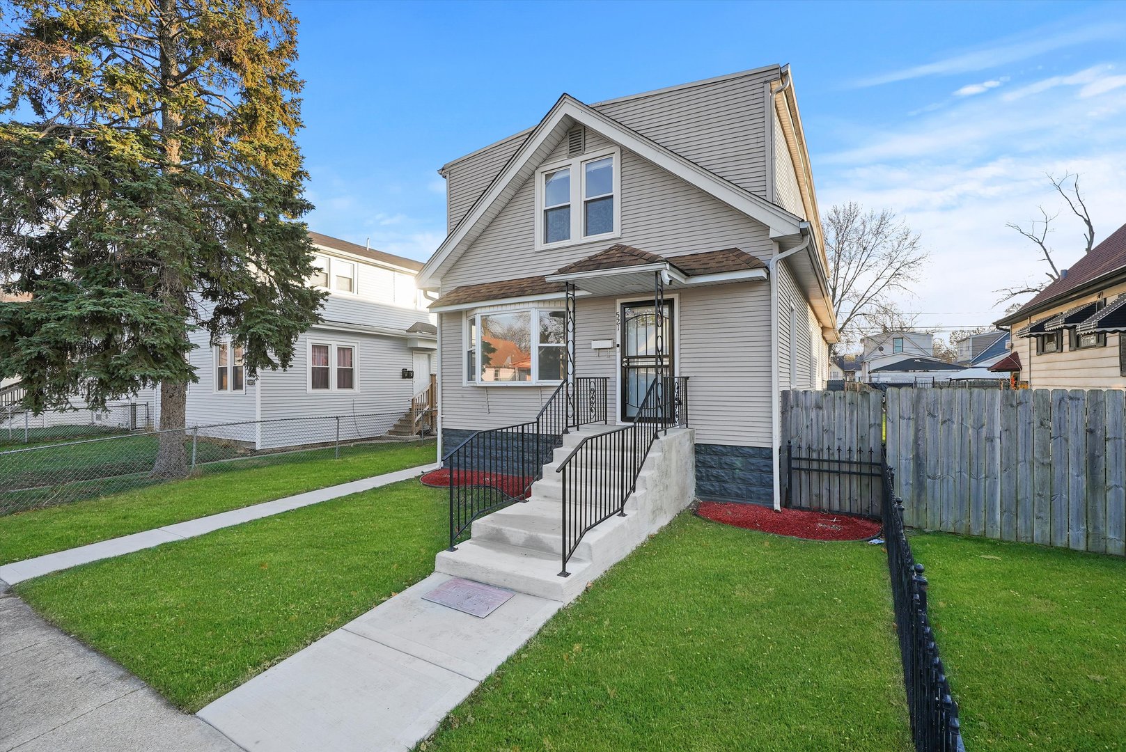 521 W 103rd Place