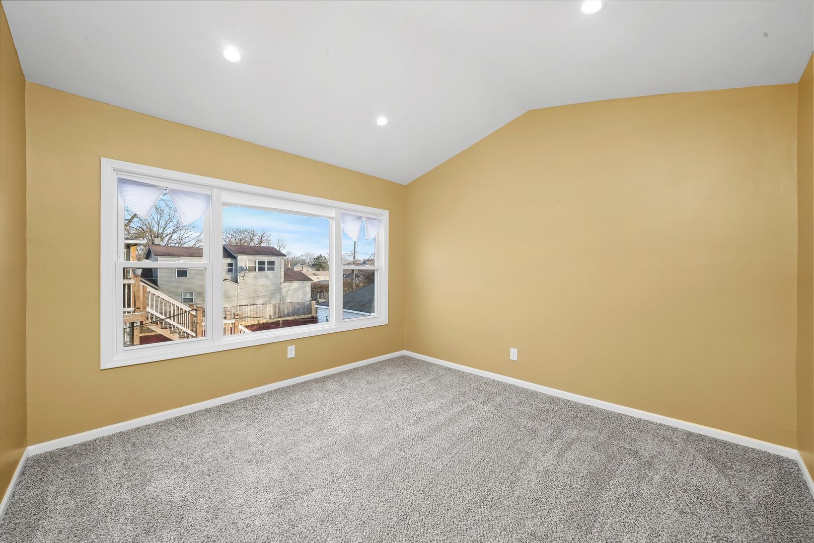 521 W 103rd Place