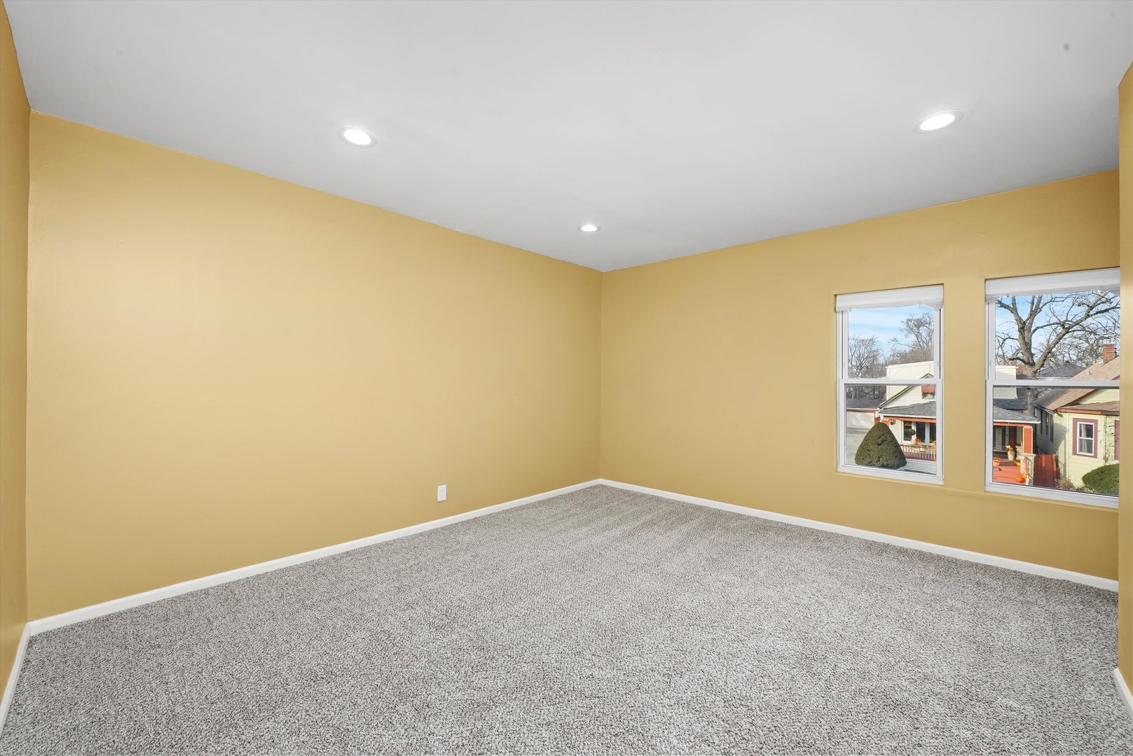 521 W 103rd Place