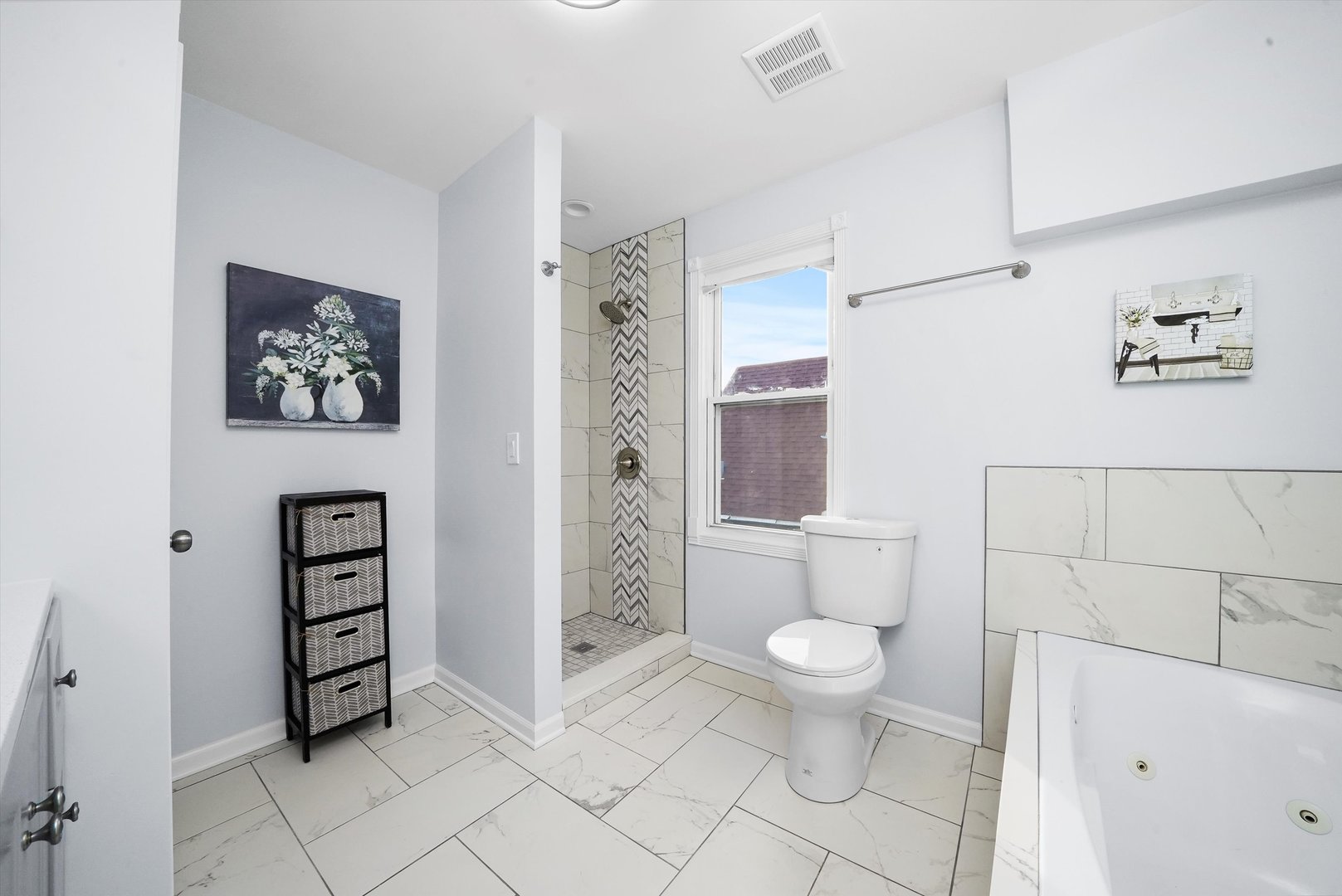 521 W 103rd Place