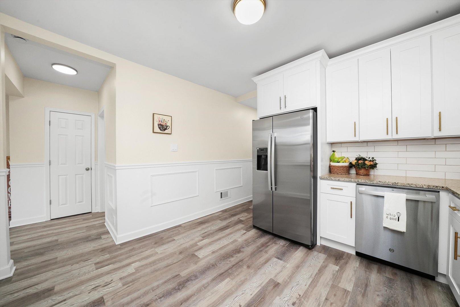 521 W 103rd Place