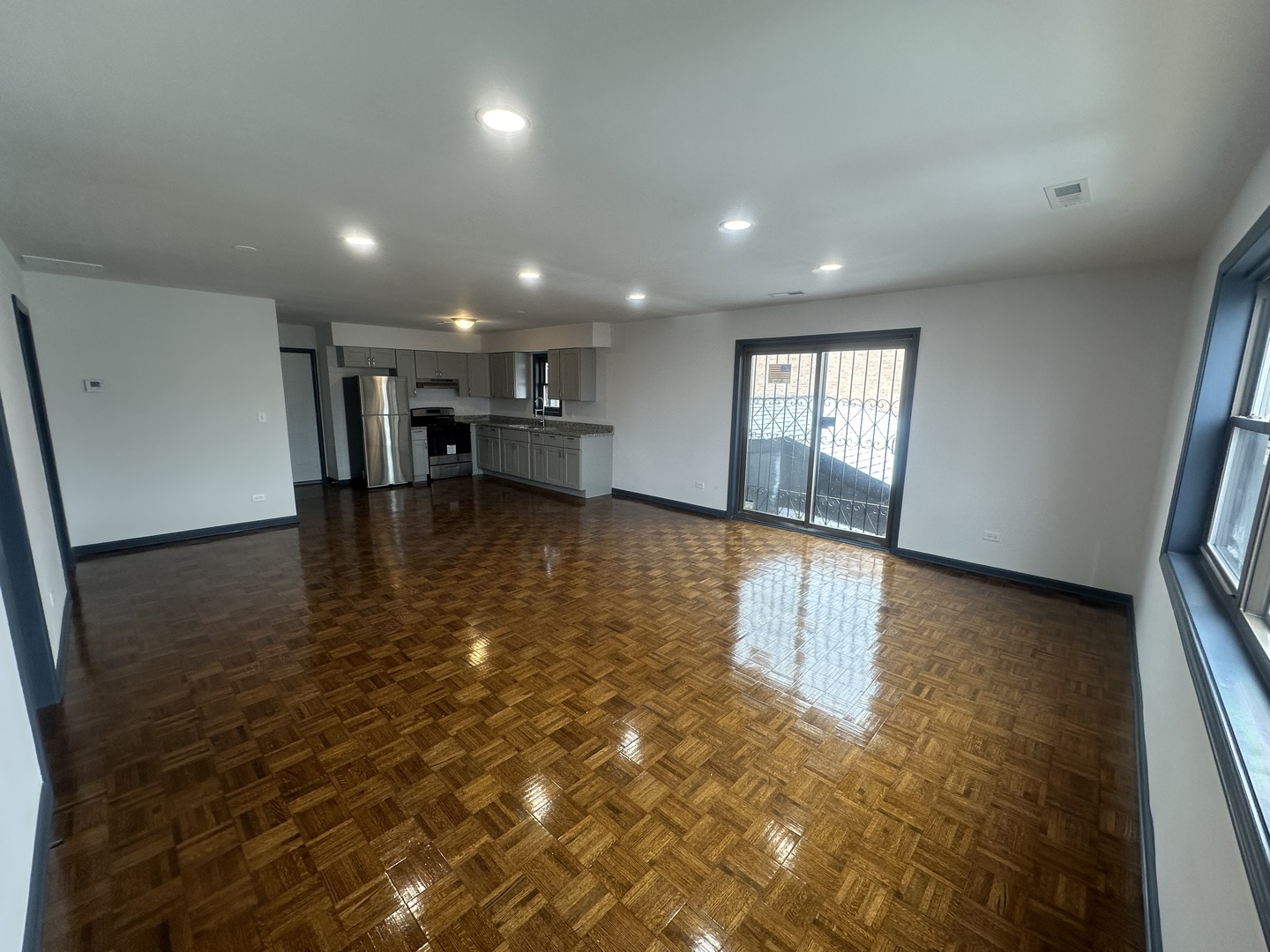4460 S Archer Avenue Unit: 2C