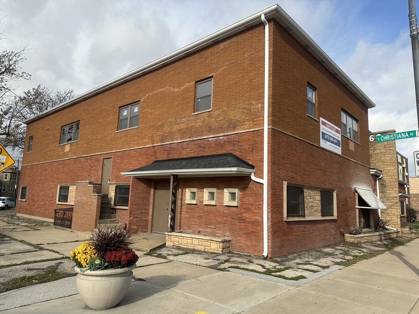4460 S Archer Avenue Unit: 2C