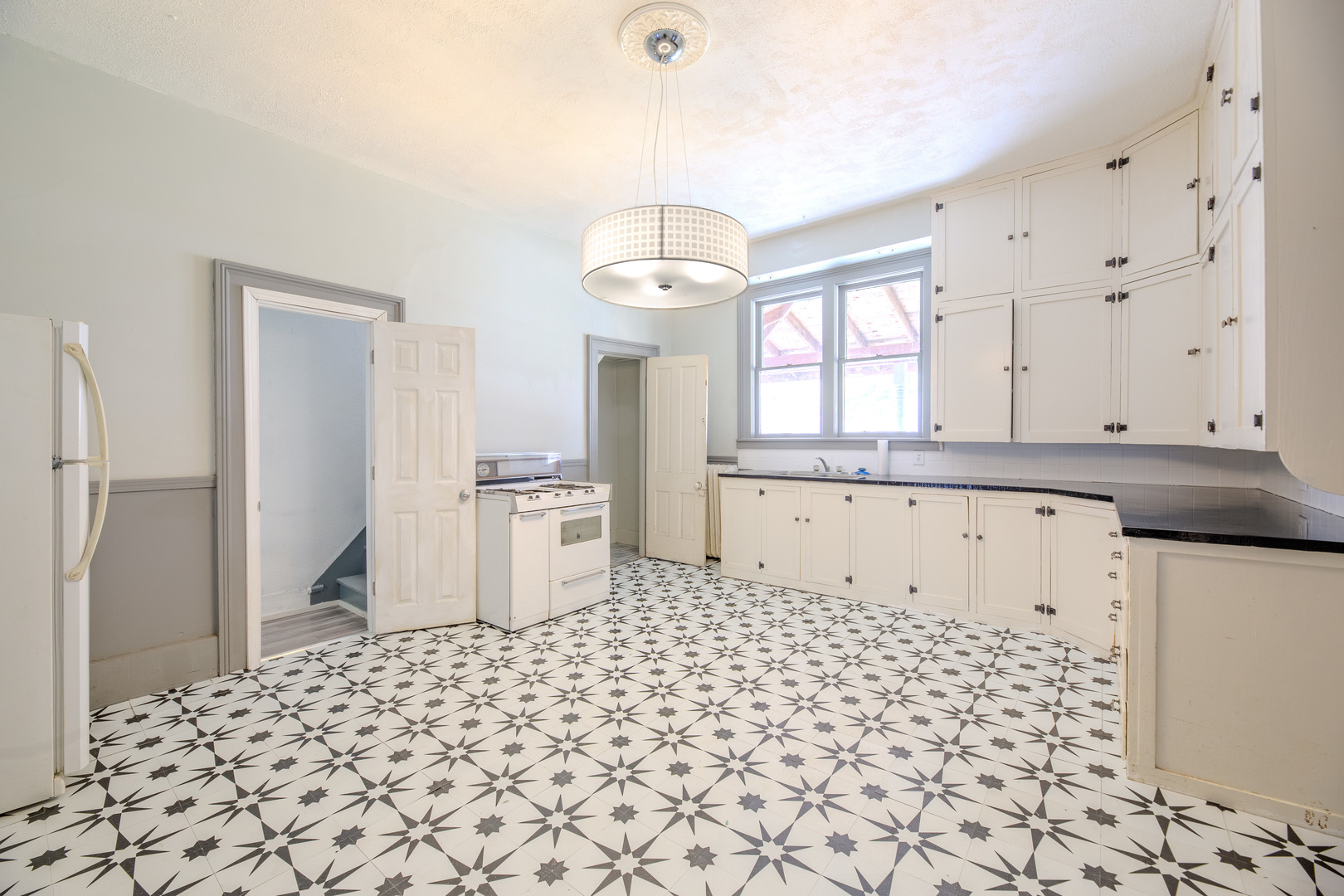 407 E Mulberry Street