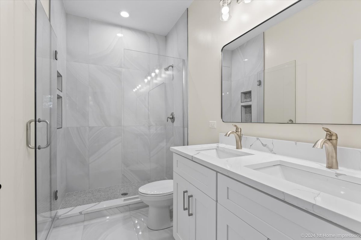 6546 S Drexel Avenue