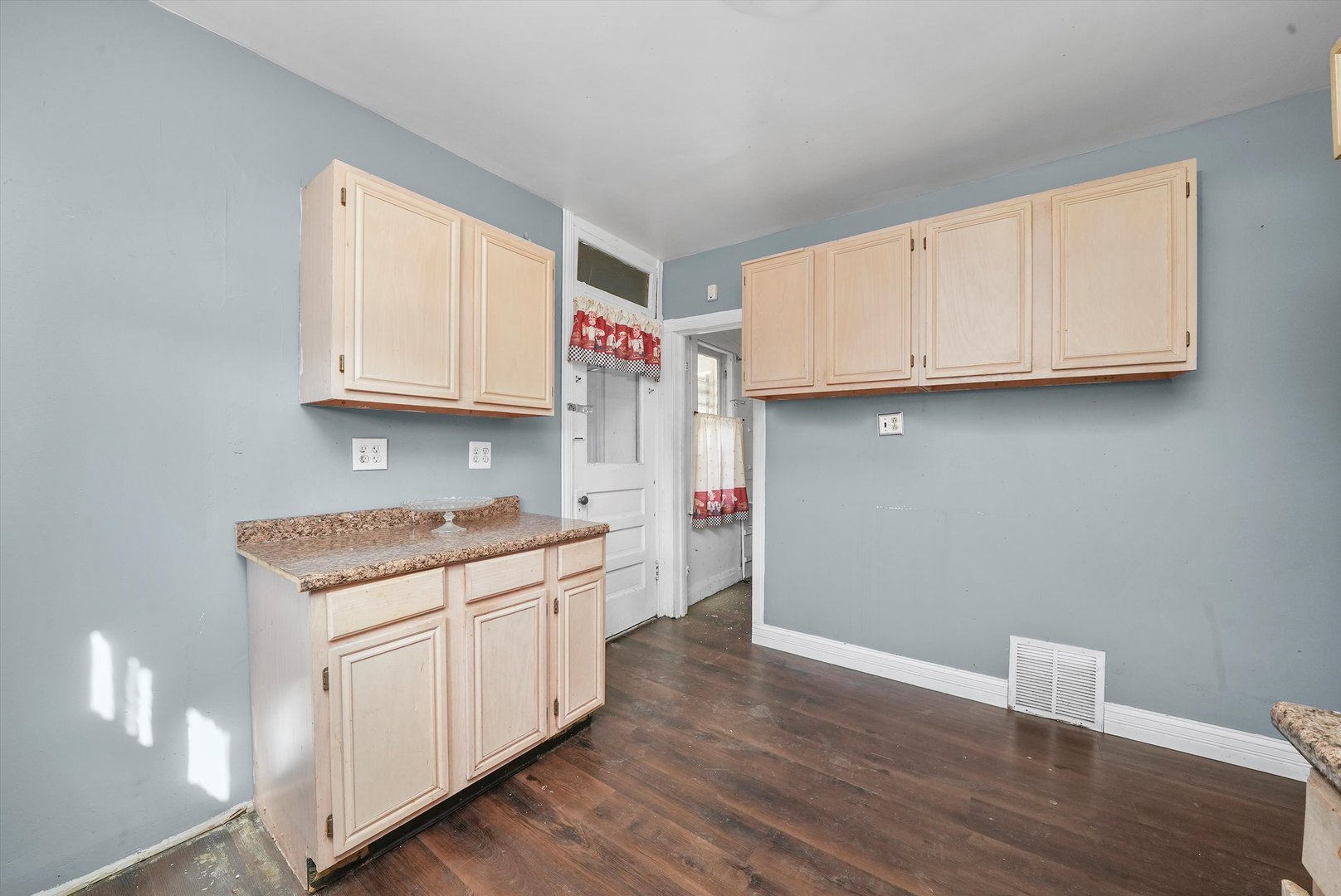 3656 W 65th Street