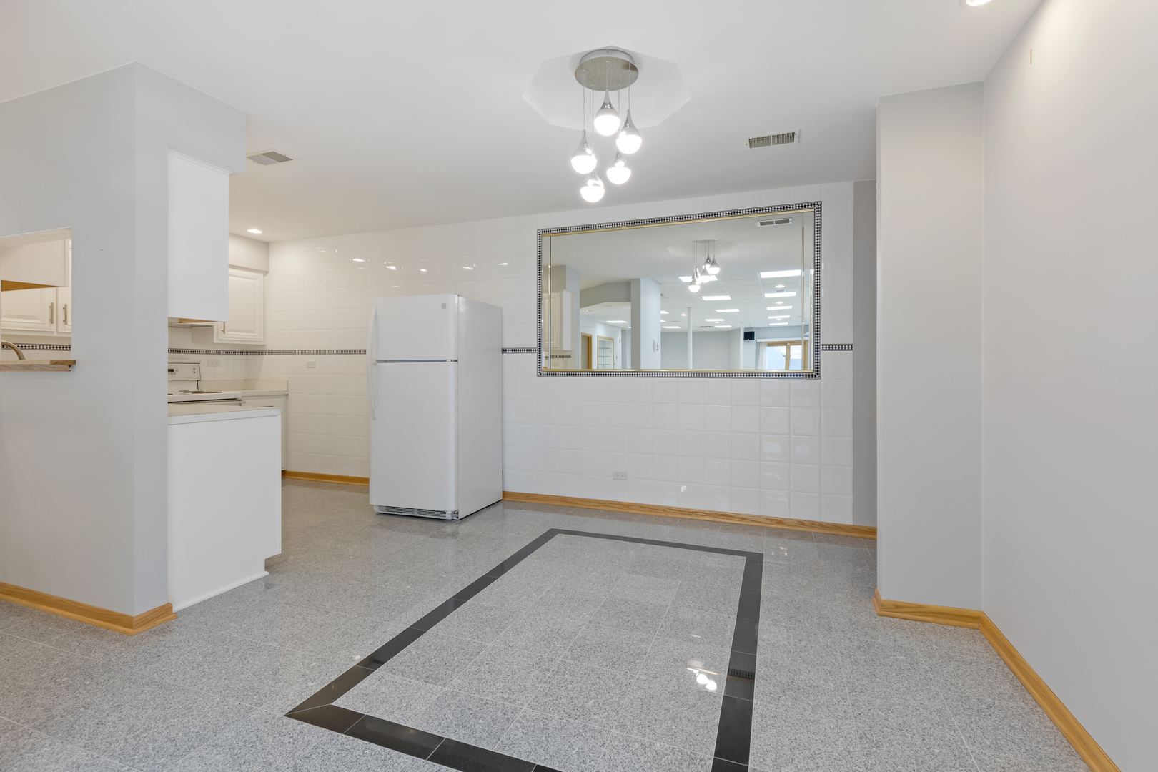 1002 S Butternut Circle