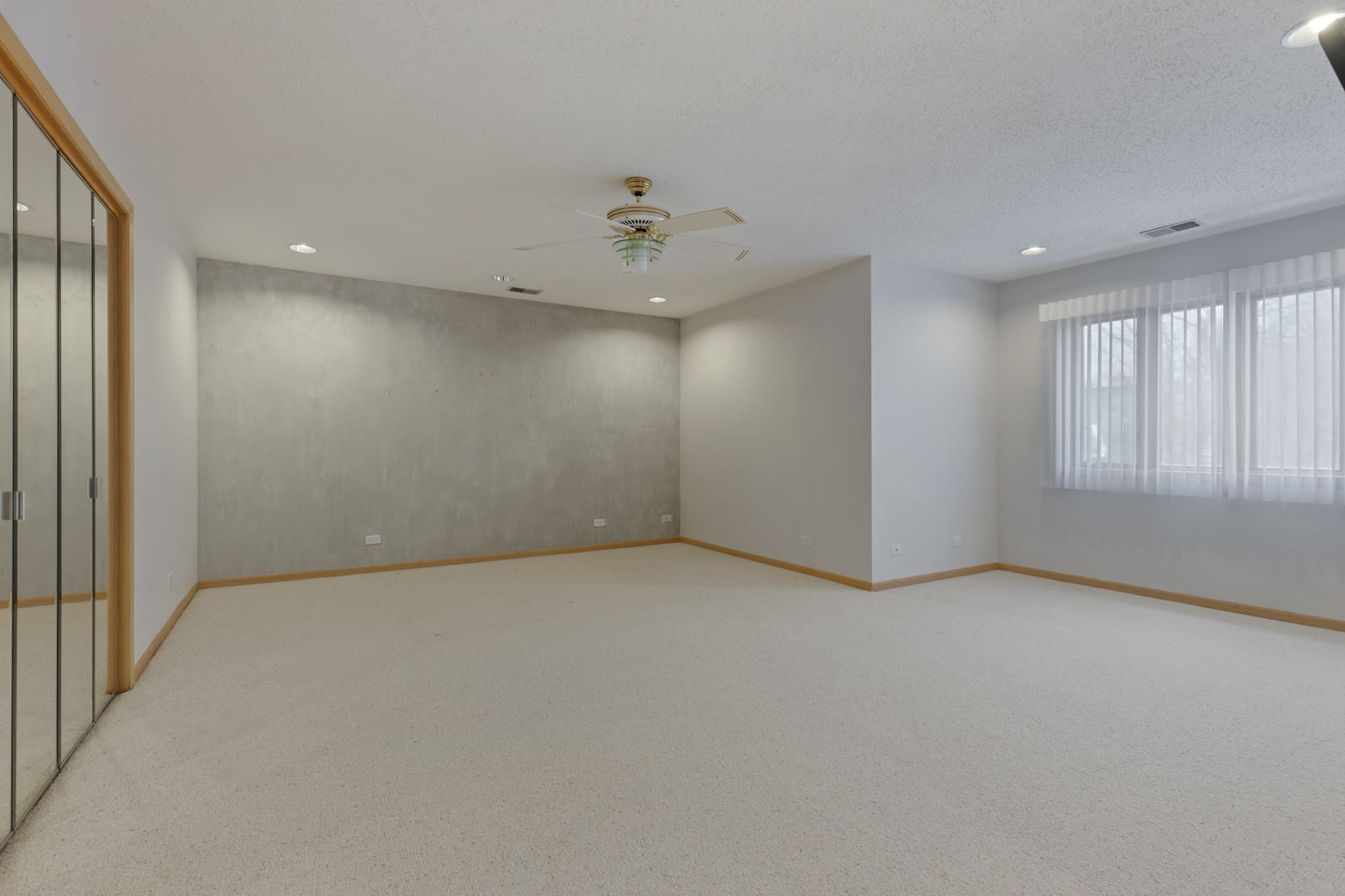 1002 S Butternut Circle